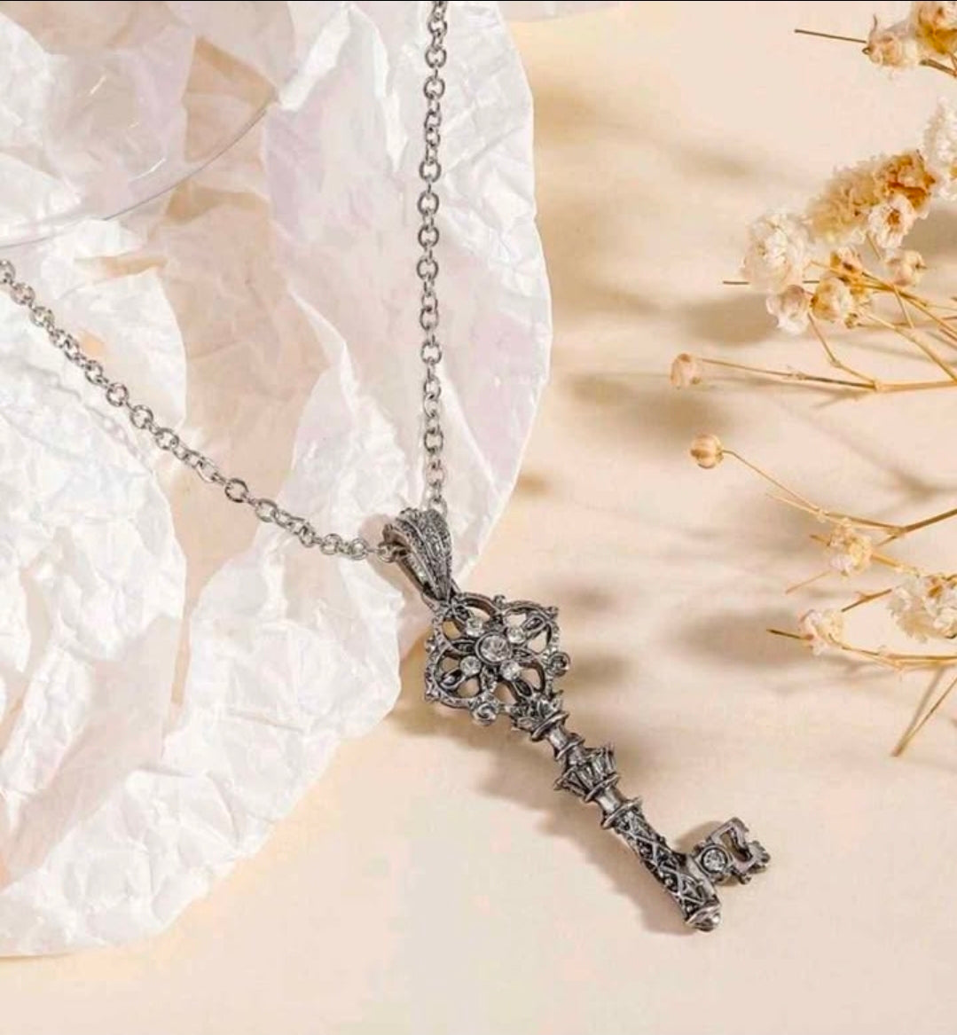 Vintage Key Pendant Necklace