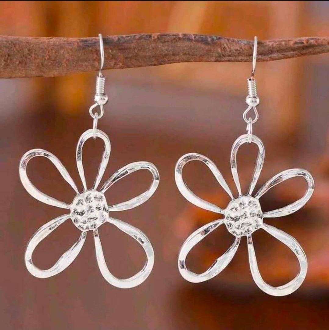 Hollow Flower Earrings
